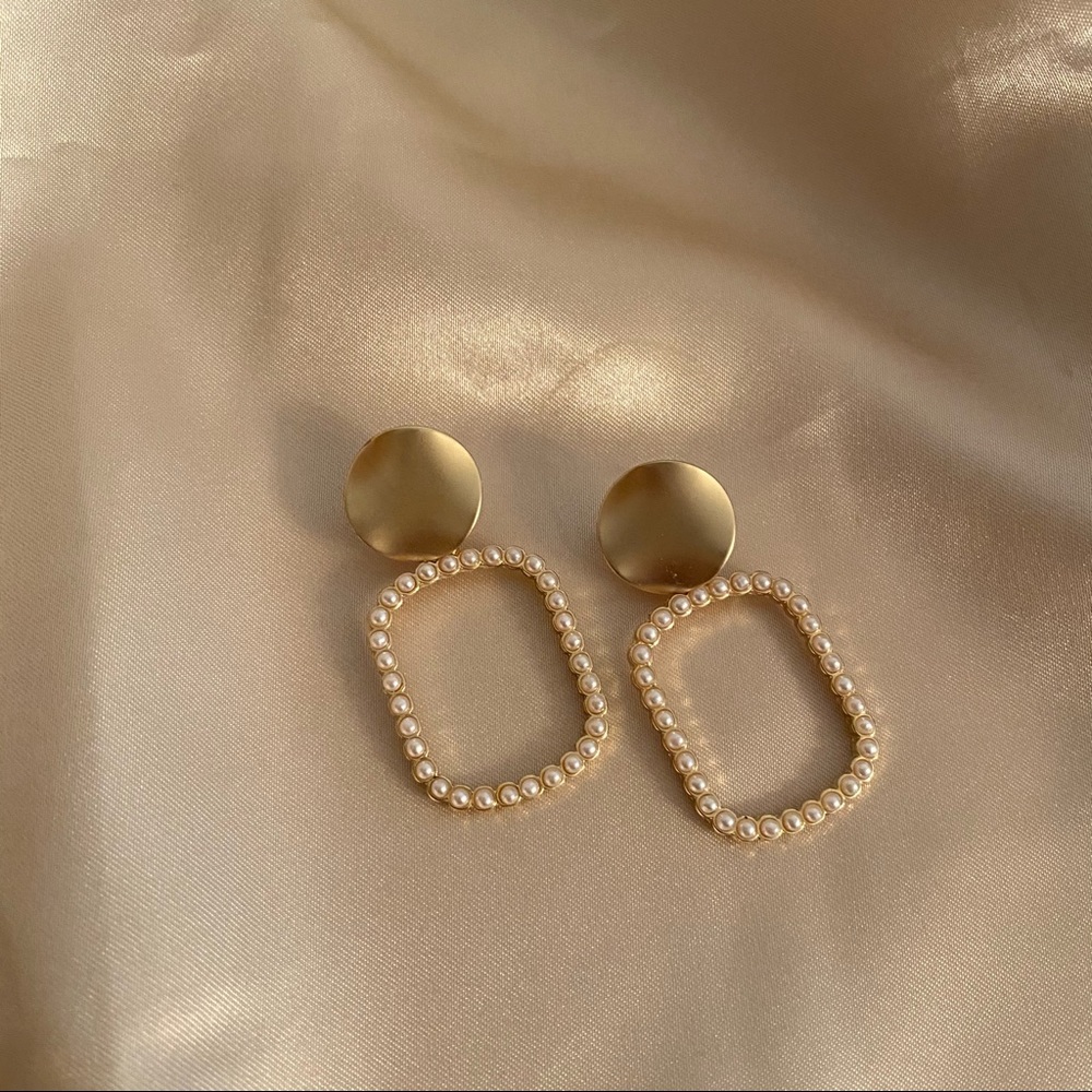 💙 Golden Pearls Square Drop Earrings - Picture 4 of 8